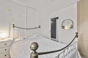 Photo 25- click for photo gallery